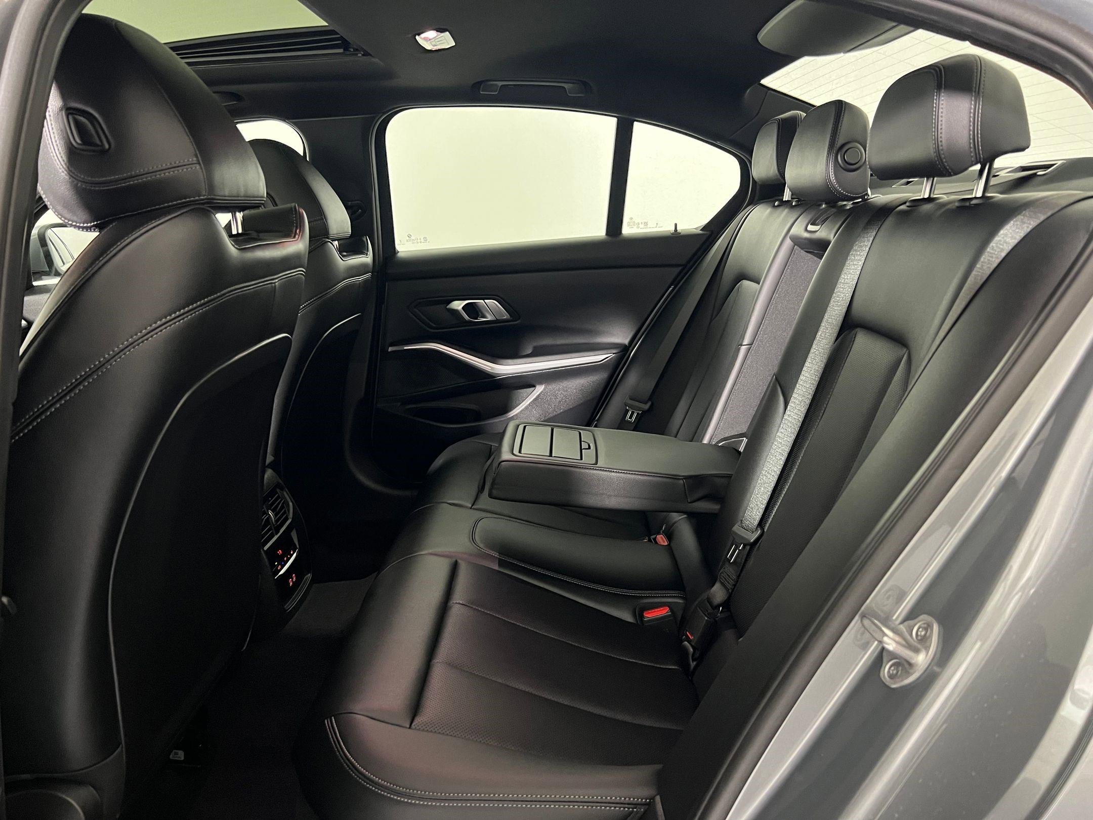 Used 2026 BMW 330i Sedan w/ Convenience Package image 14