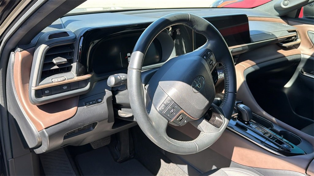 Used 2024 Toyota Crown Limited image 15