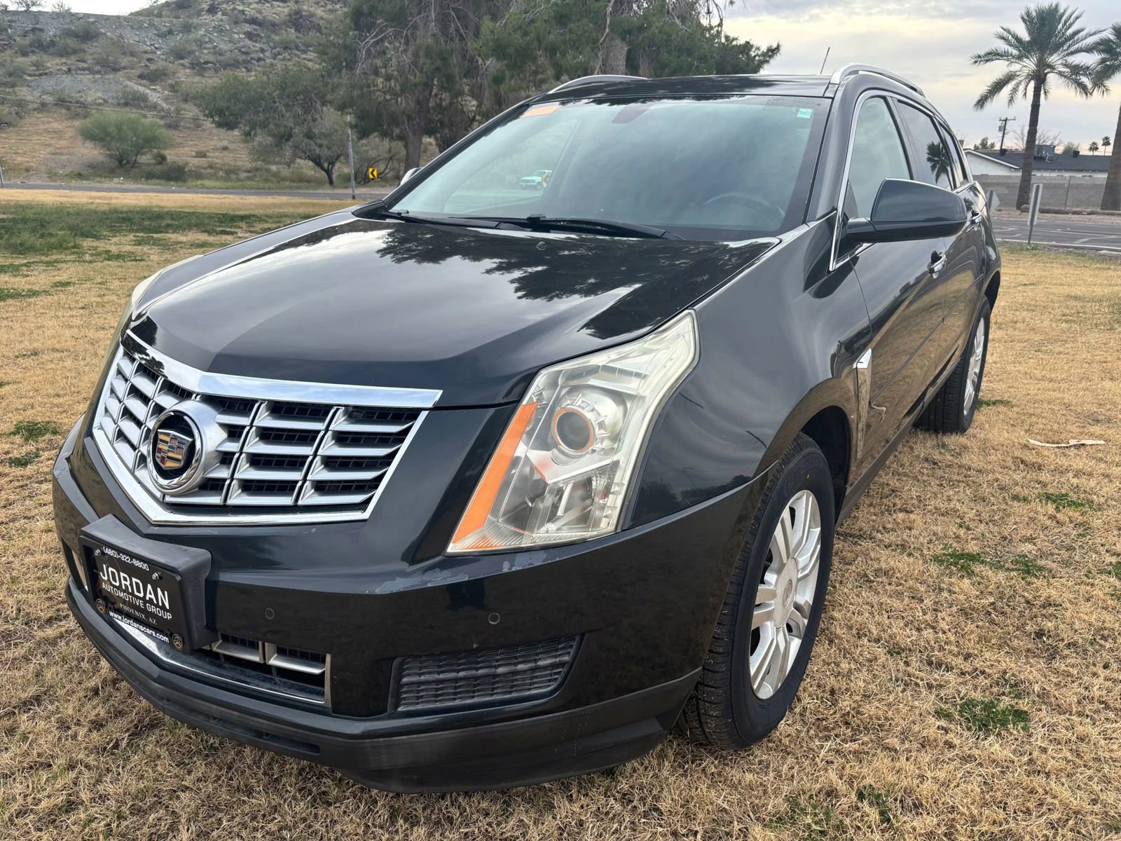 Used 2016 Cadillac SRX Luxury image 2