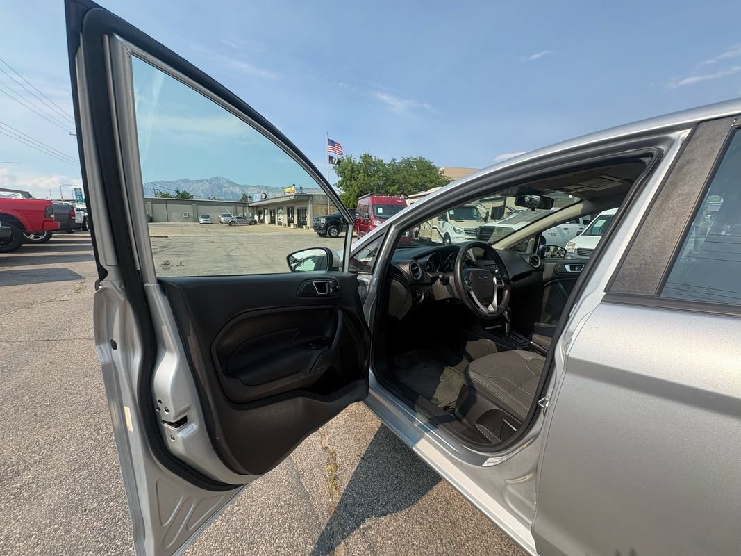 Used 2015 Ford Fiesta SE w/ Equipment Group 201A FWD image 10