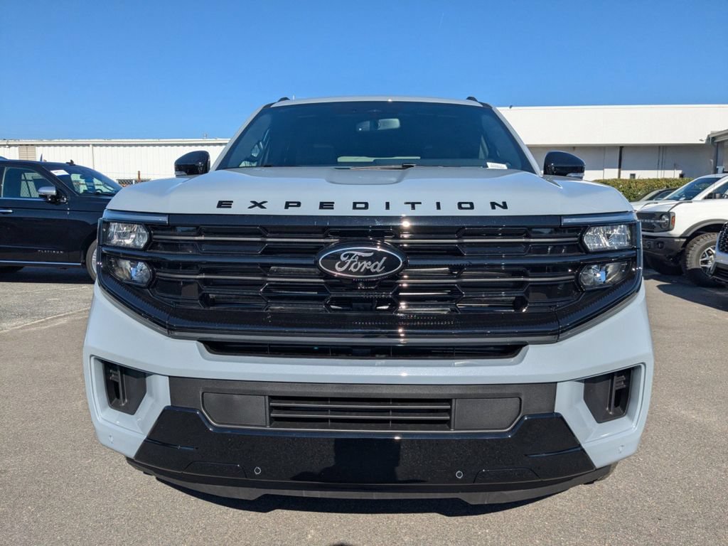 New 2025 Ford Expedition Max Platinum w/ Stealth Performance Package AWD/4WD image 9