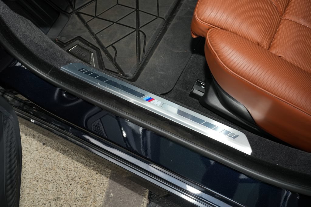Used 2025 BMW i7 xDrive60 AWD/4WD image 19