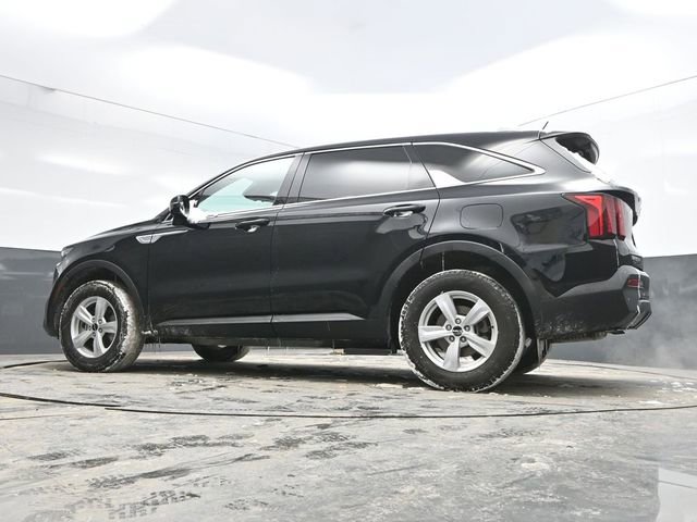 Used 2023 Kia Sorento LX image 36