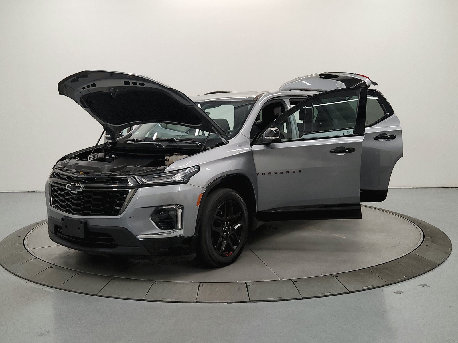 Used 2023 Chevrolet Traverse Premier w/ Redline Edition FWD image 12