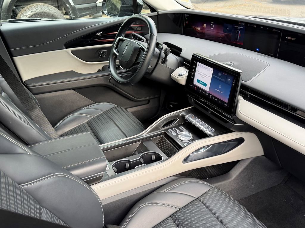 Certified 2024 Lincoln Nautilus Reserve AWD/4WD image 12