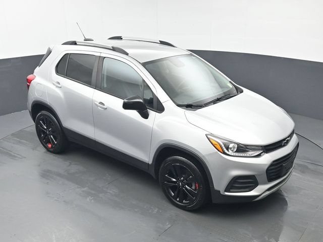 Used 2021 Chevrolet Trax LT w/ Redline Edition AWD/4WD image 36