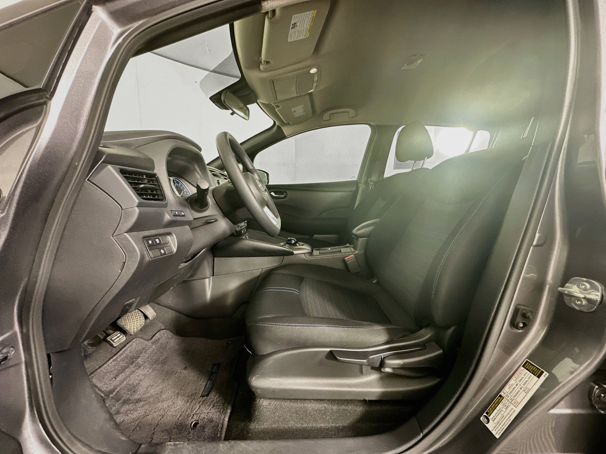 Used 2024 Nissan Leaf S FWD image 13