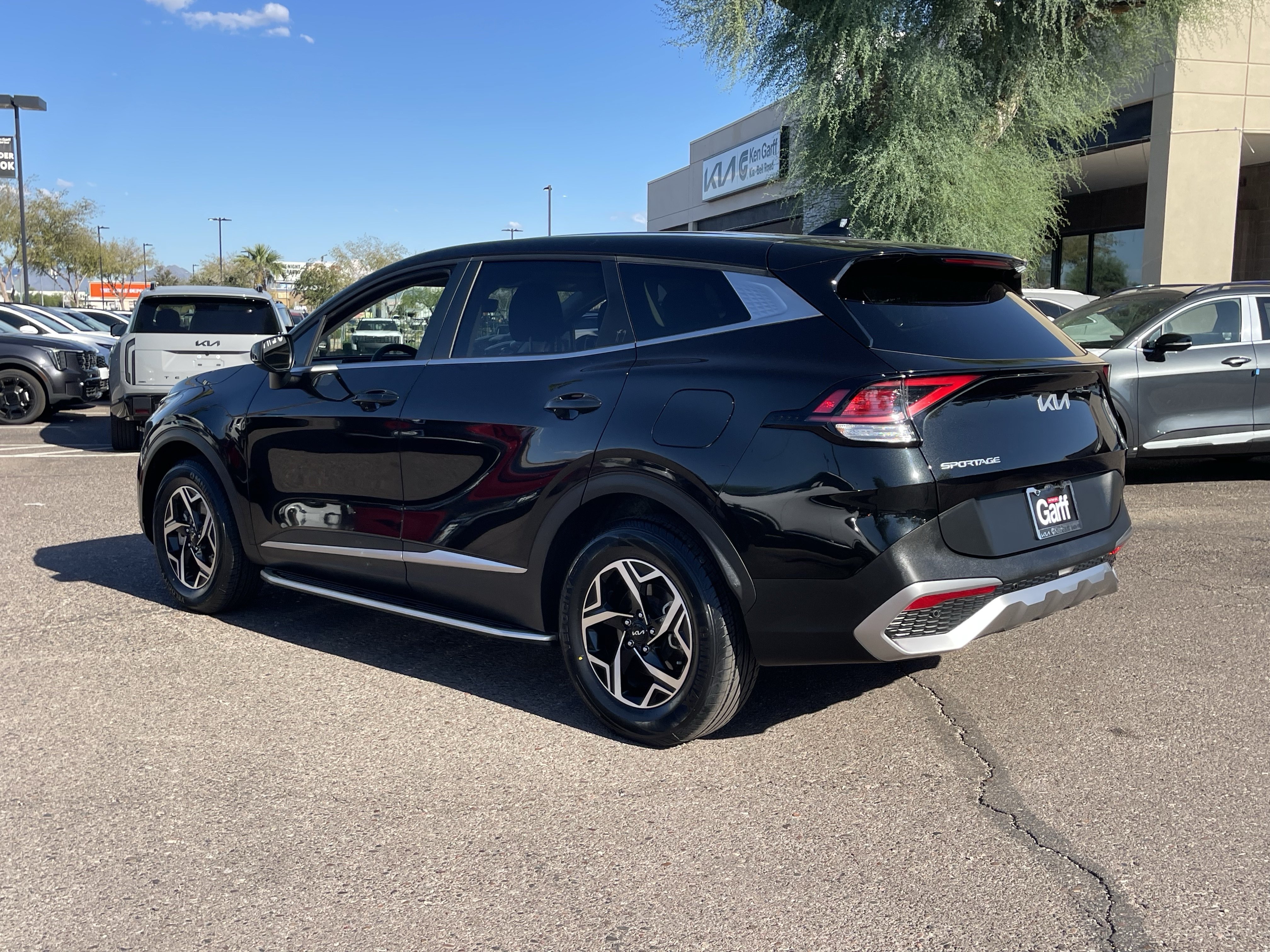 Used 2023 Kia Sportage LX AWD/4WD image 6