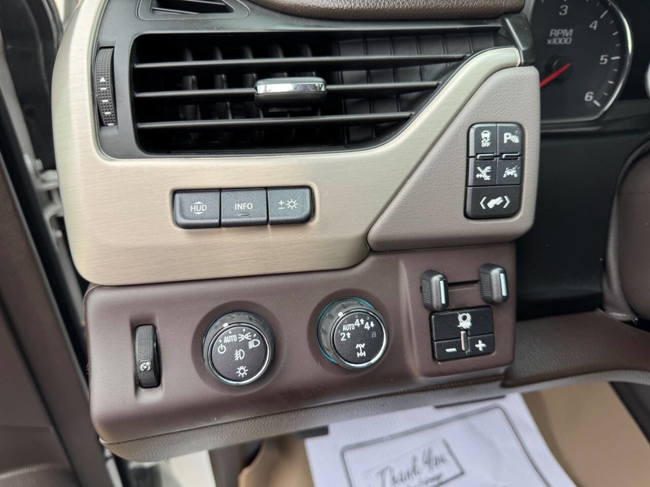 Used 2019 GMC Yukon XL Denali image 14