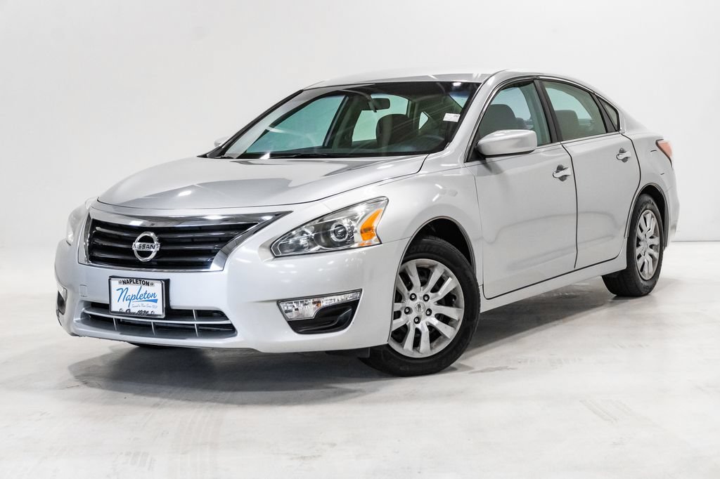 Used 2014 Nissan Altima 2.5 S w/ Display Audio Package FWD image 1