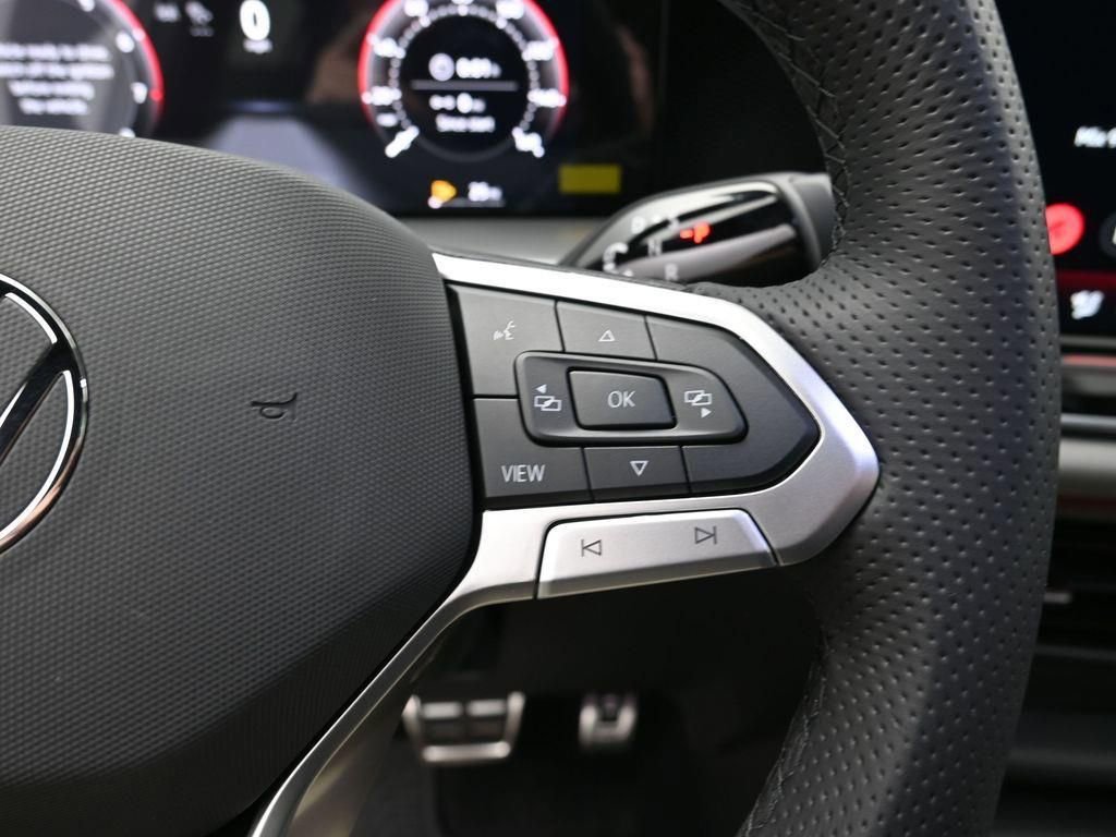 New 2026 Volkswagen Tiguan SE R-Line image 14