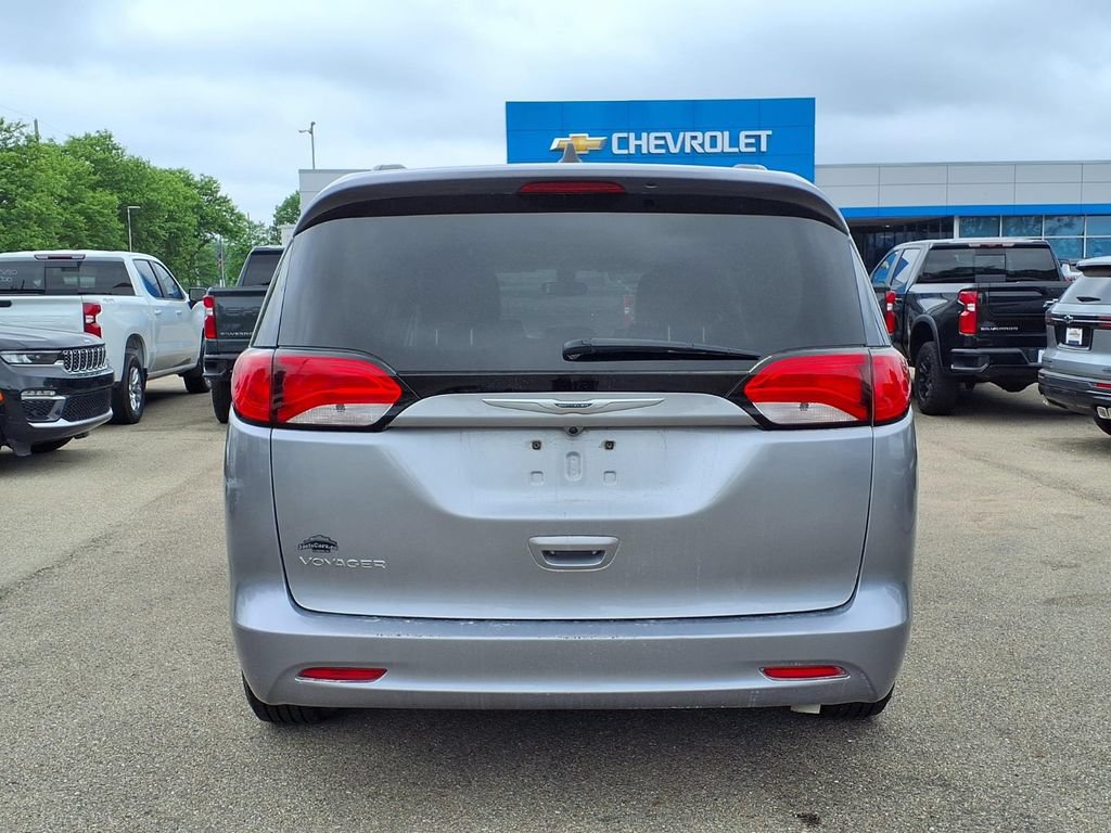 Used 2021 Chrysler Voyager Lxi FWD image 5