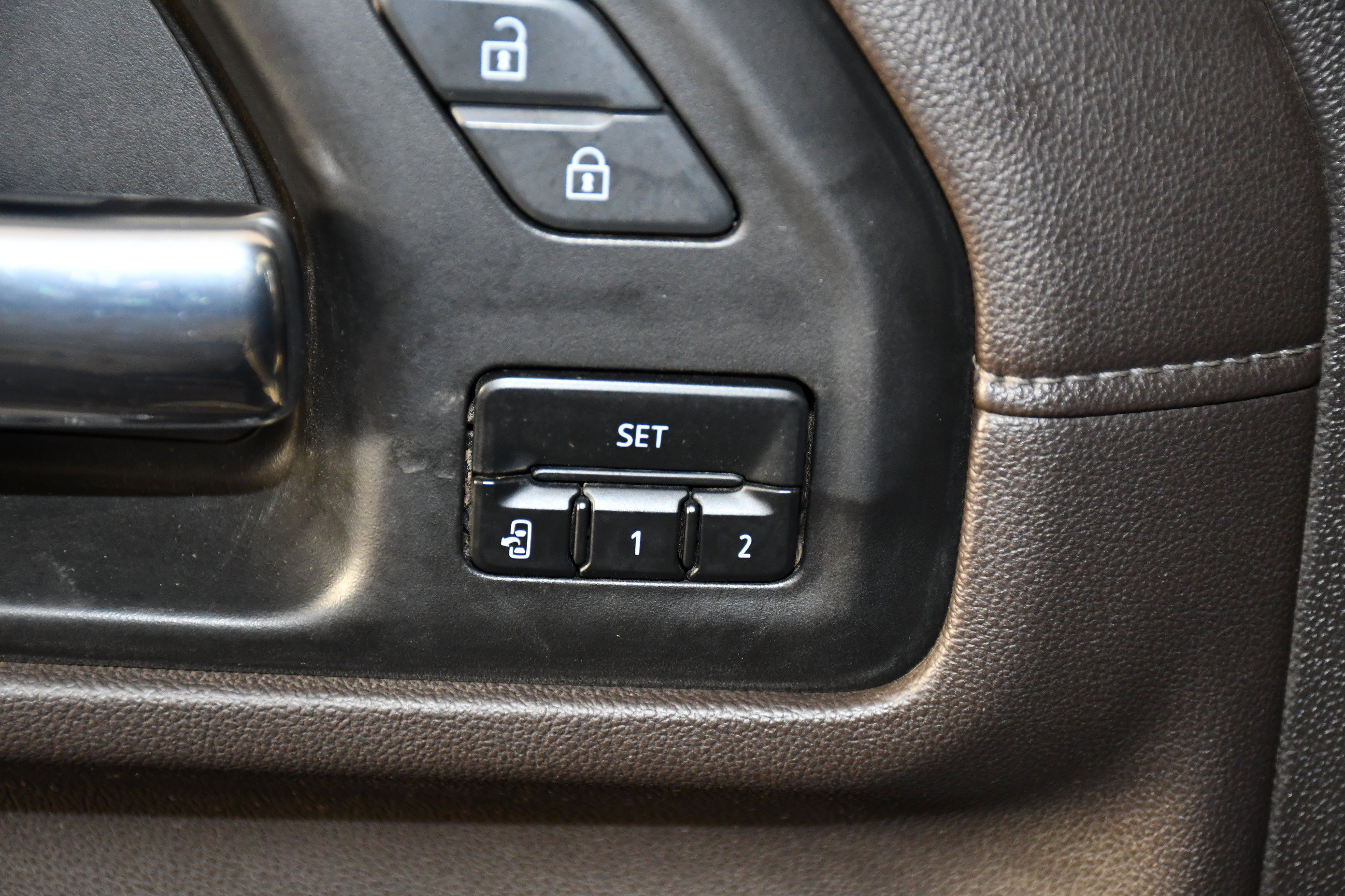 Used 2022 Chevrolet Silverado 2500 LTZ w/ LTZ Premium Package AWD/4WD image 38