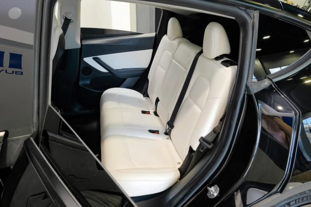 Used 2022 Tesla Model Y Performance AWD/4WD image 44