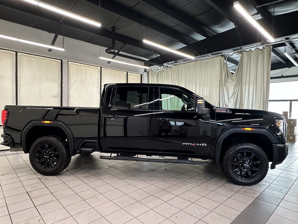 Used 2025 GMC Sierra 2500 AT4 AWD/4WD image 3