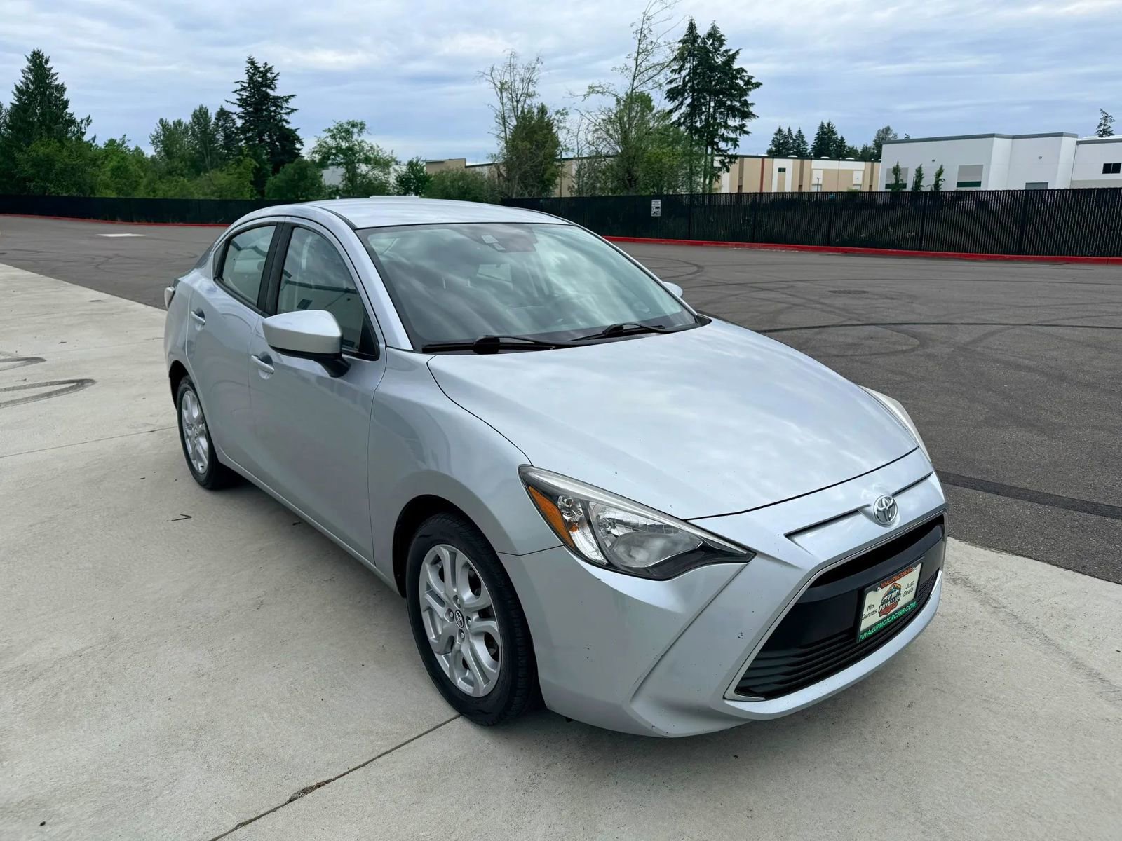Used 2017 Toyota Yaris iA FWD image 7
