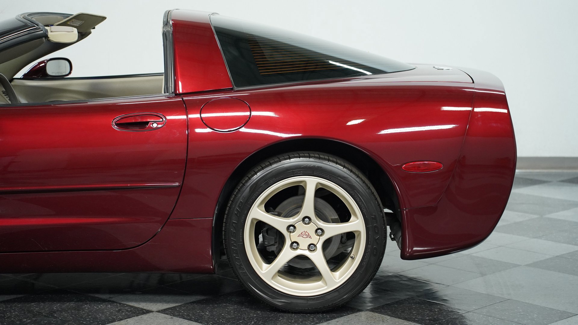 Used 2003 Chevrolet Corvette 50th Anniversary Edition w/ Preferred Equipment Group image 20