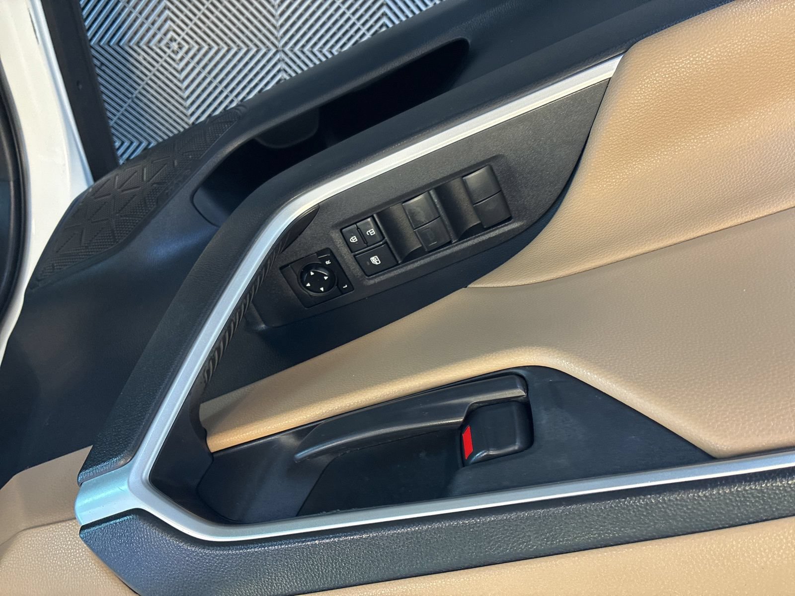 Used 2019 Toyota RAV4 LE w/ All Weather Liner Package AWD/4WD image 14