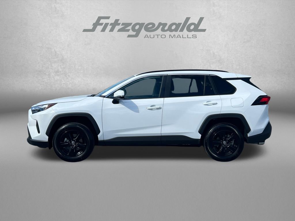 Used 2025 Toyota RAV4 XLE w/ Convenience Package image 4