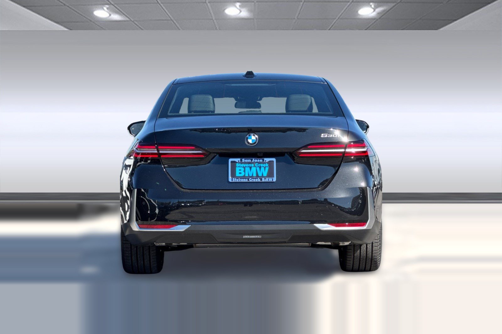 Used 2026 BMW 530i w/ Premium Package RWD image 10