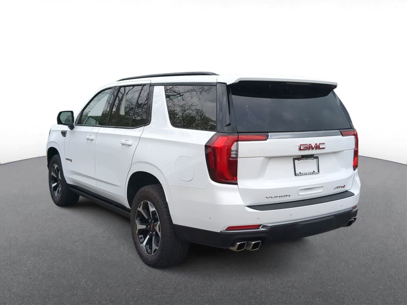 Used 2025 GMC Yukon AT4 w/ AT4 Premium Package AWD/4WD image 6