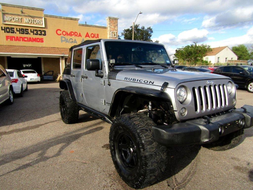 Used 2017 Jeep Wrangler Unlimited Rubicon w/ Connectivity Group image 3