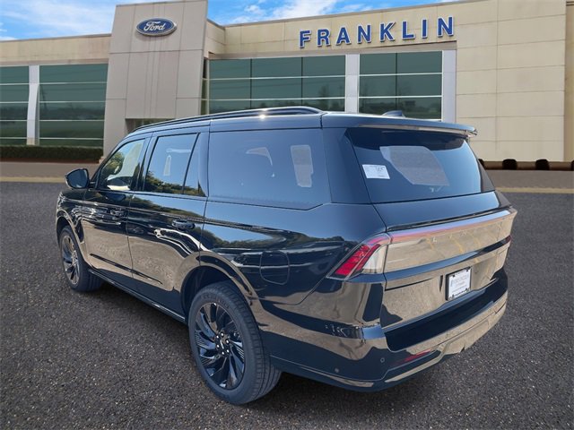 New 2025 Lincoln Navigator Reserve w/ Jet Appearance Package image 5