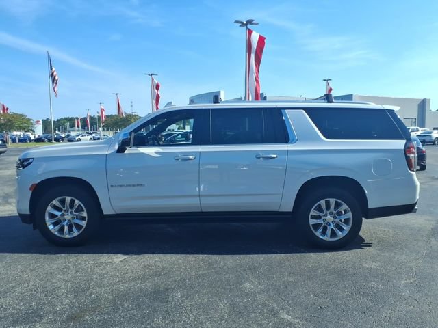Used 2021 Chevrolet Suburban Premier AWD/4WD image 3