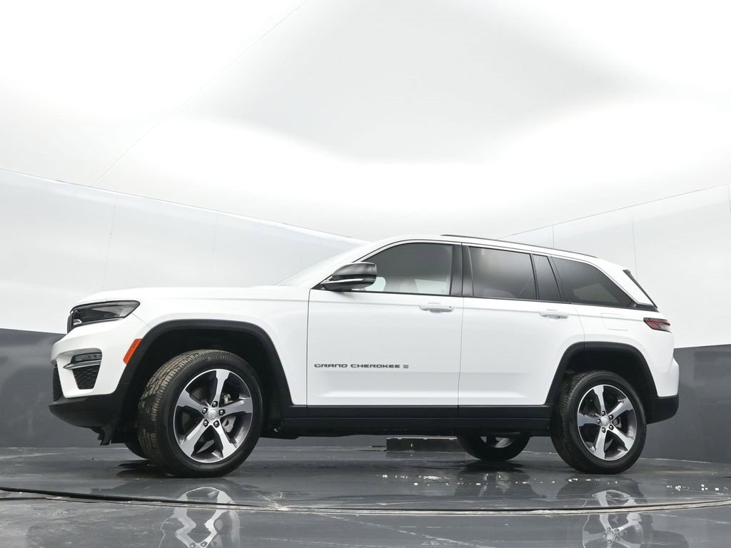 Used 2023 Jeep Grand Cherokee Limited image 31