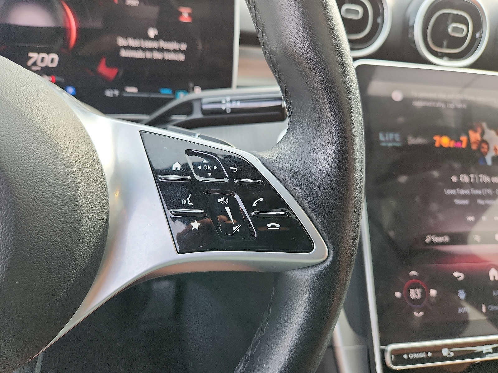 Used 2025 Mercedes-Benz C 300 4MATIC Sedan image 21