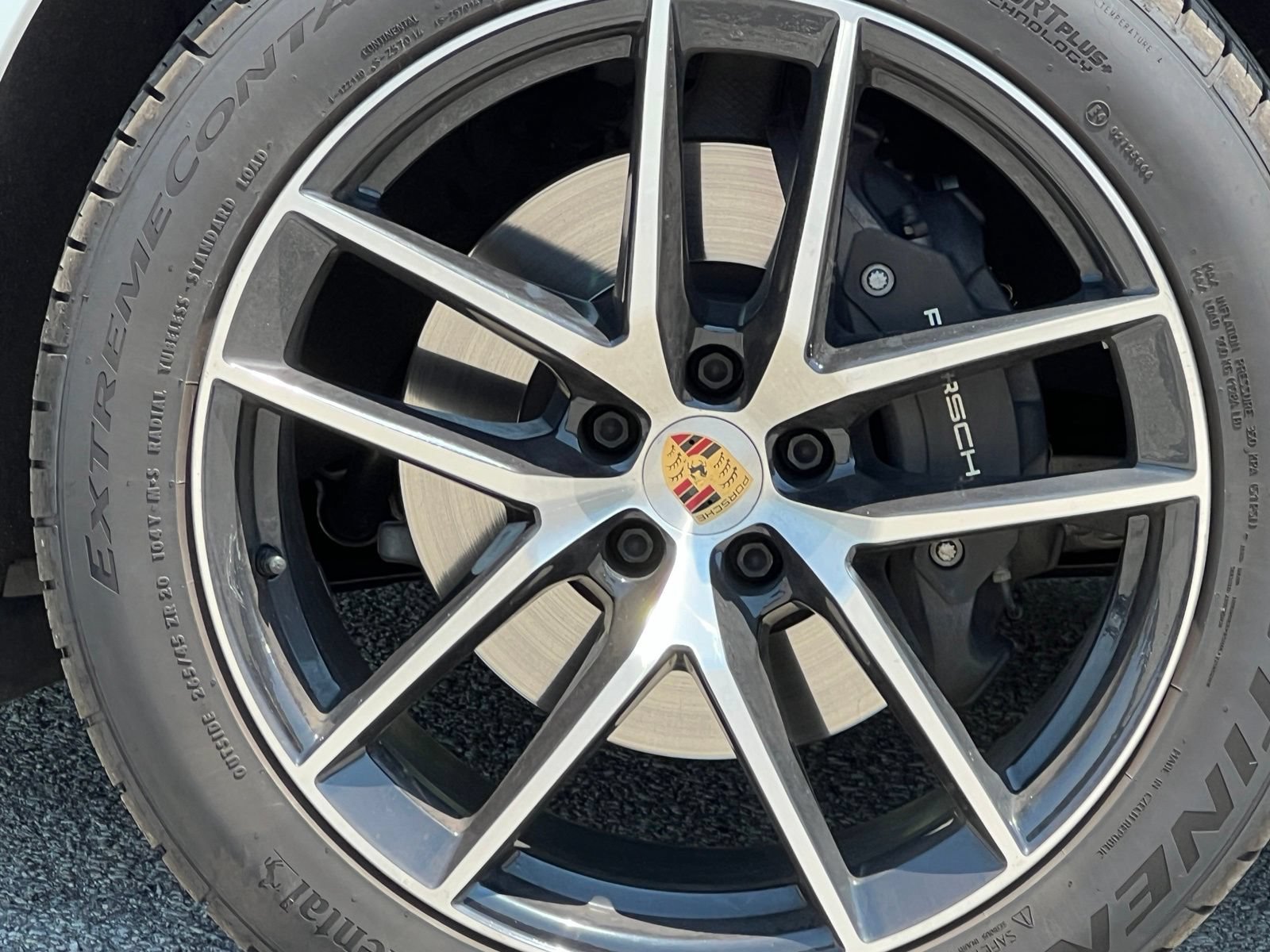 Certified 2024 Porsche Macan AWD/4WD image 13
