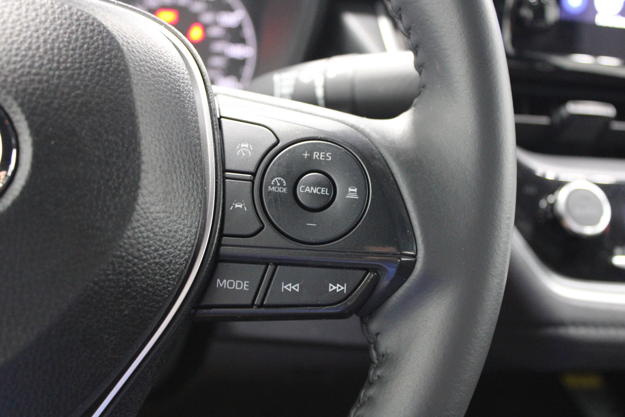Used 2024 Toyota Corolla SE w/ SE Premium Package FWD image 35