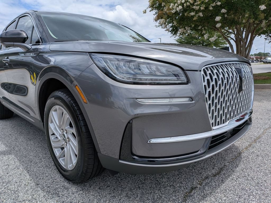 Used 2023 Lincoln Corsair AWD w/ Towing Package image 10