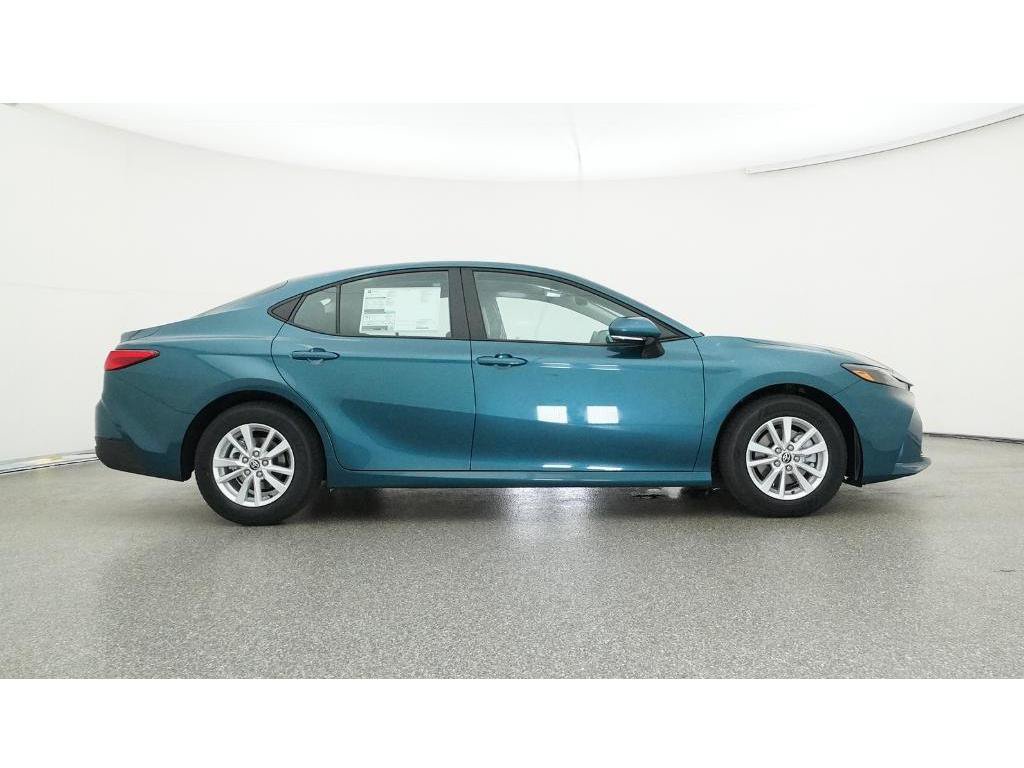 Used 2025 Toyota Camry LE FWD image 33