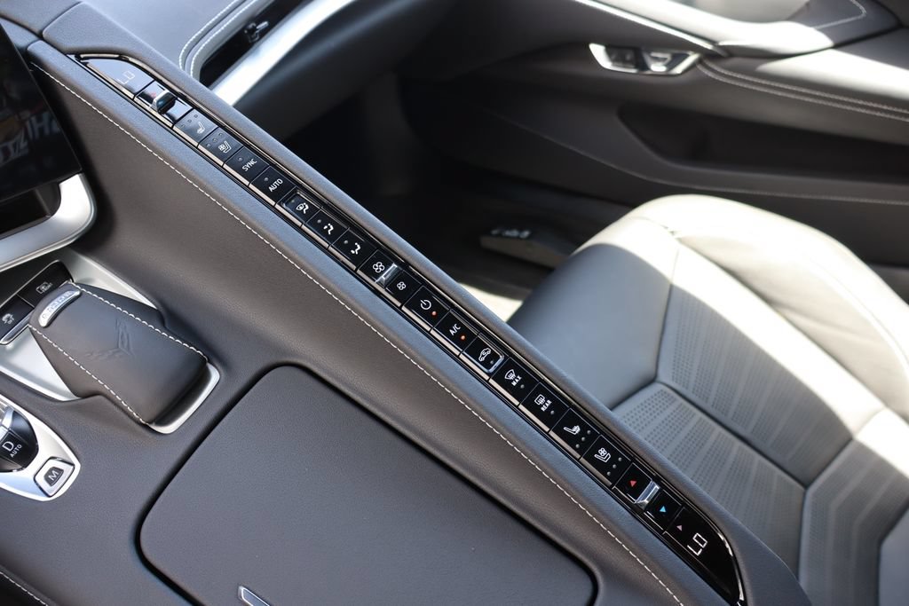 Used 2024 Chevrolet Corvette Stingray Preferred Cpe w/ Z51 Performance Package RWD image 12