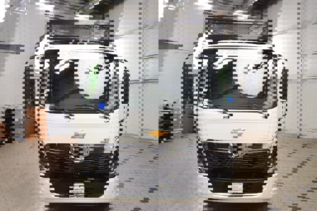 Used 2025 Chevrolet Low Cab Forward 5500XD RWD image 2