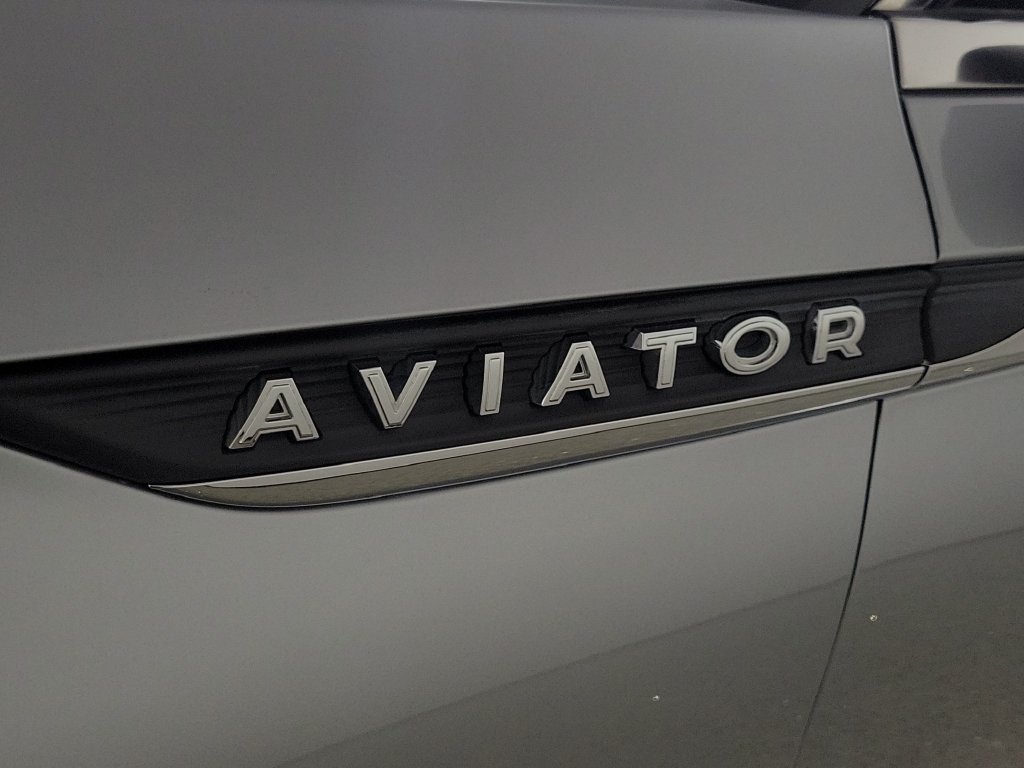 Certified 2024 Lincoln Aviator 2WD w/ Premium Package image 6