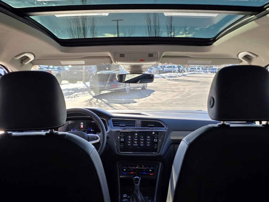 Used 2024 Volkswagen Tiguan SE image 11