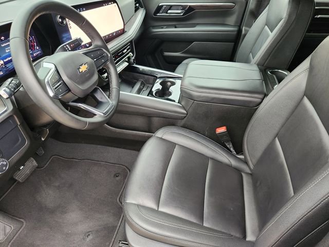 Used 2025 Chevrolet Tahoe LT AWD/4WD image 4