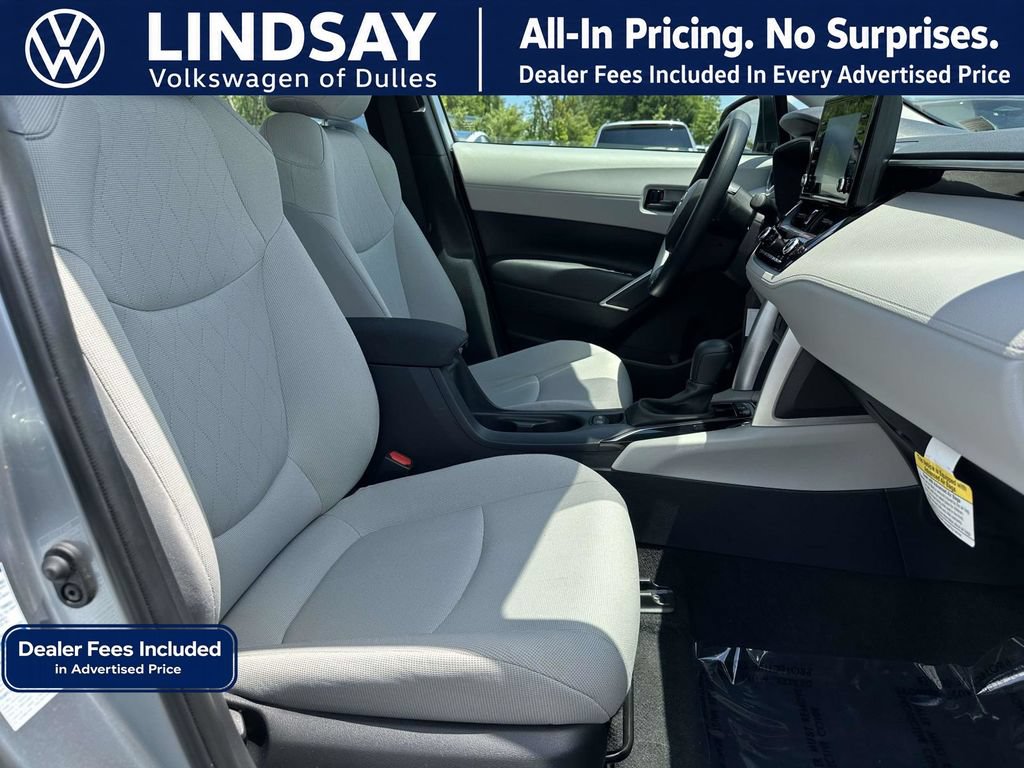 Used 2022 Toyota Corolla Cross L AWD/4WD image 12