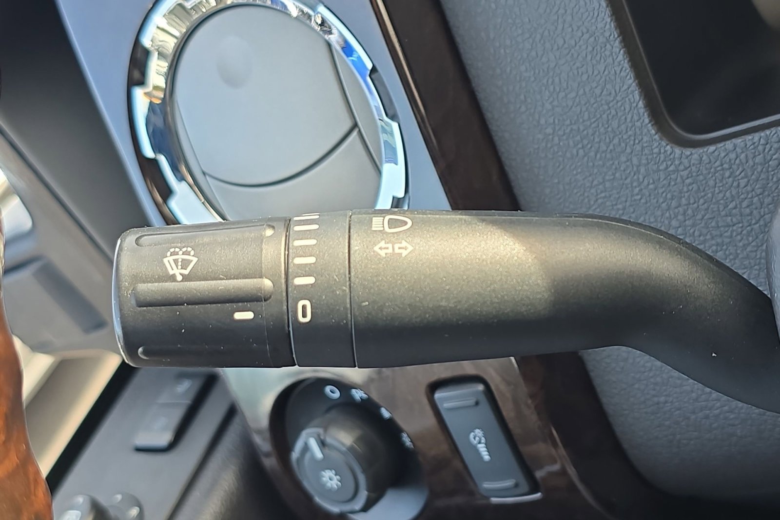 Used 2016 Ford F350 Platinum w/ Snow Plow Prep Package image 29