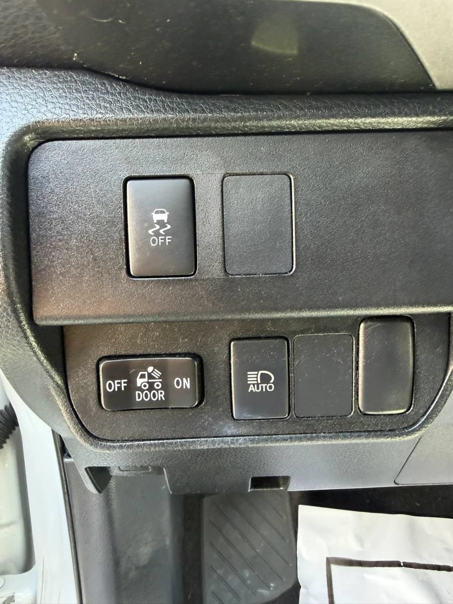 Used 2021 Toyota Tacoma SR5 w/ SR5 Appearance Package (SM) RWD image 21