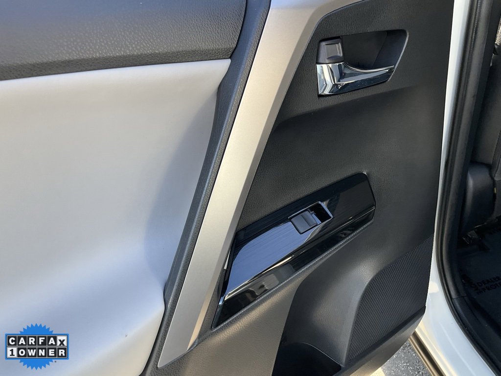Used 2017 Toyota RAV4 Limited image 34