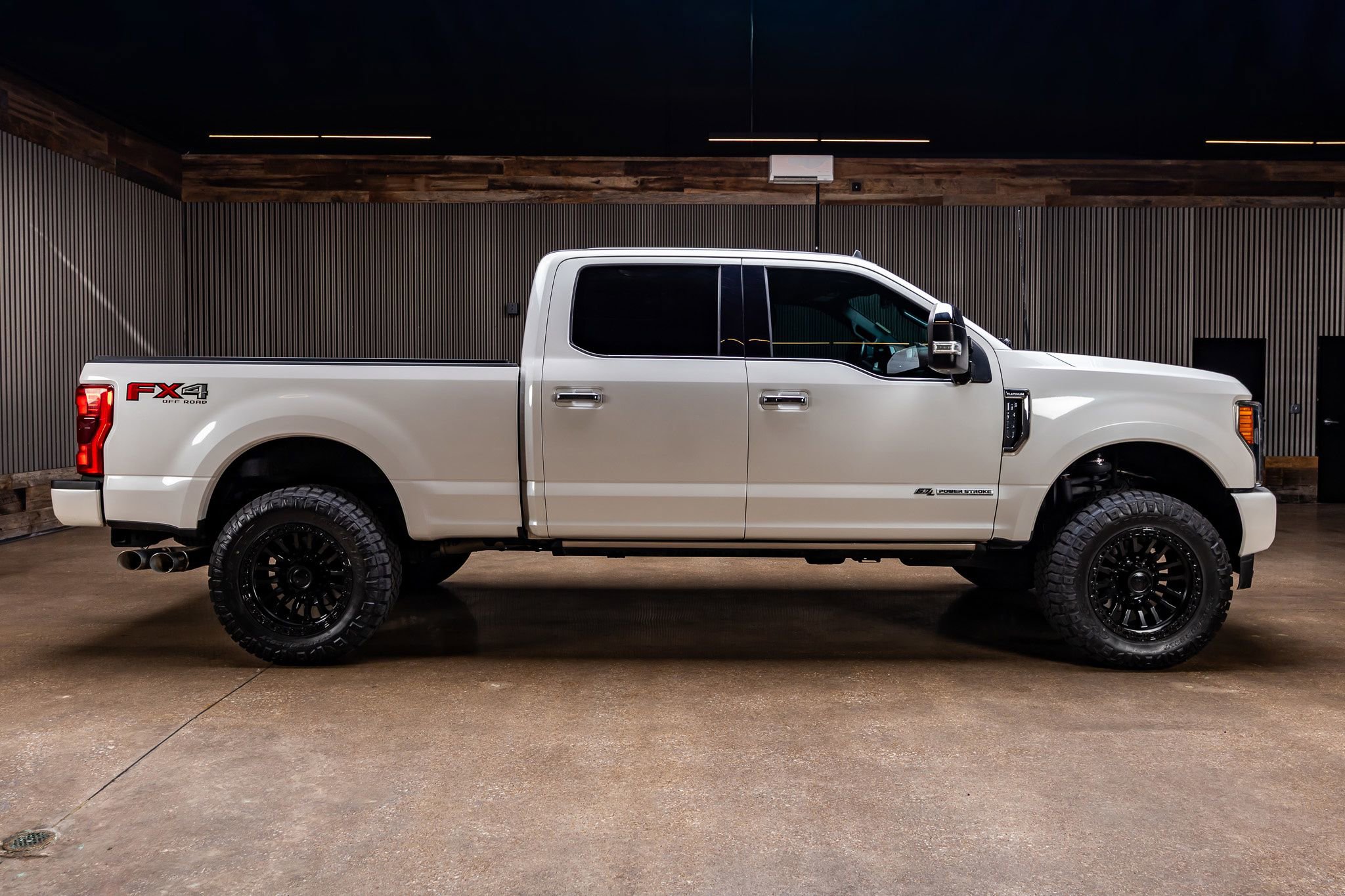 Used 2019 Ford F250 Platinum w/ Platinum Ultimate Package AWD/4WD image 11