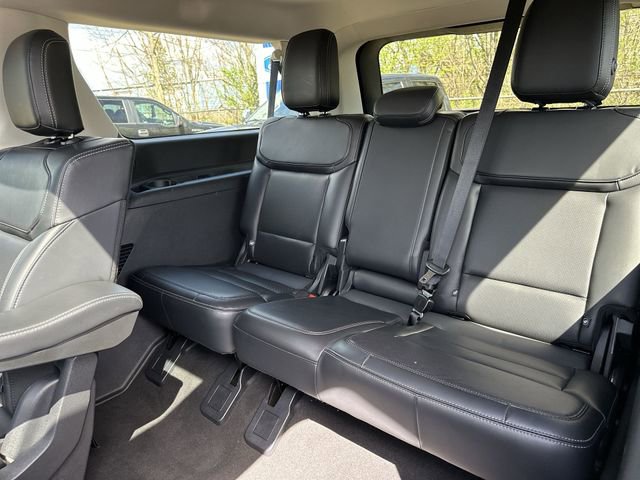 Used 2025 Ford Expedition Max Platinum w/ Driver's Package AWD/4WD image 28