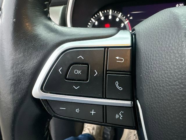 Used 2020 Toyota Highlander XLE image 34