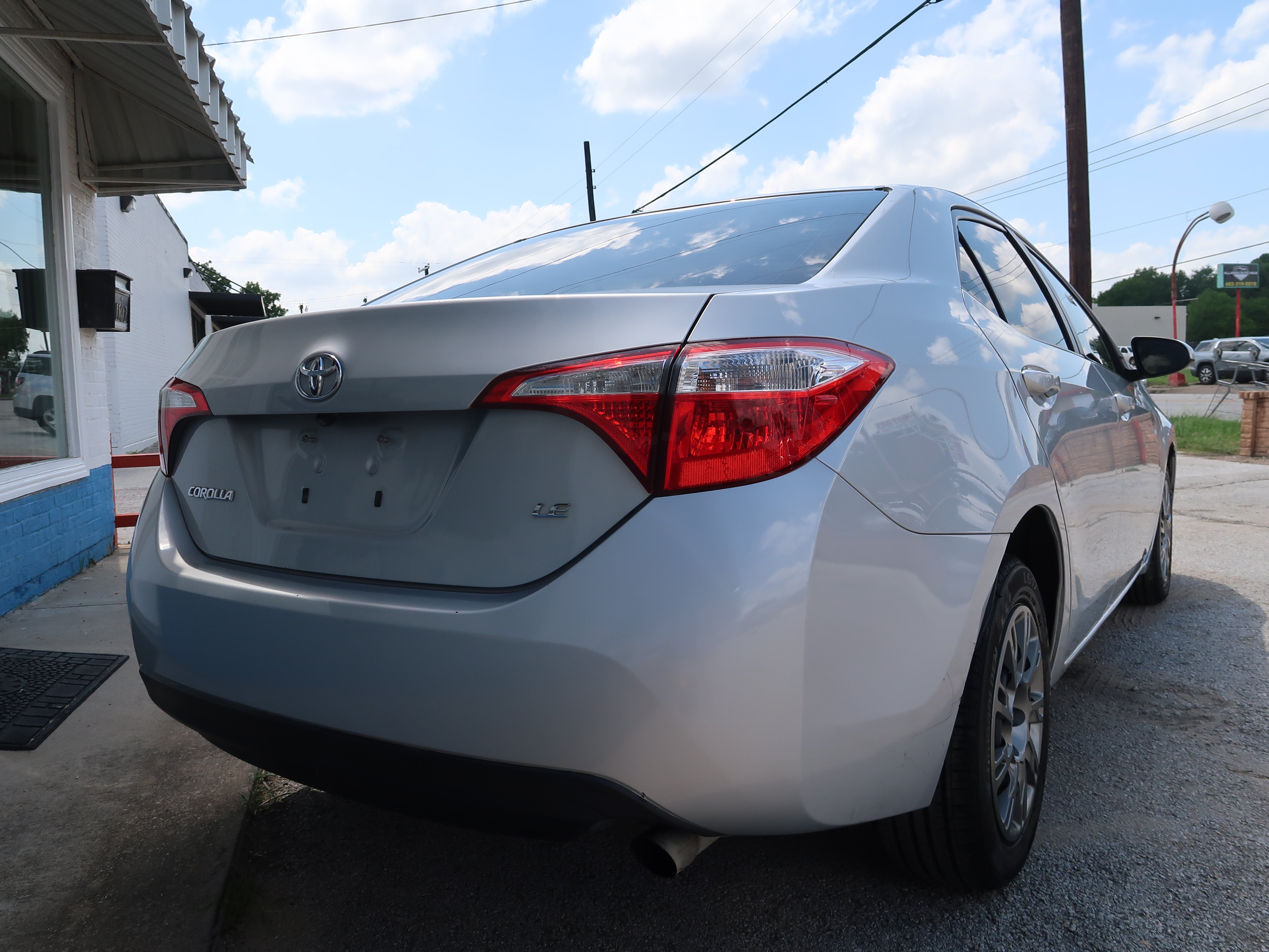 Used 2014 Toyota Corolla LE FWD image 8