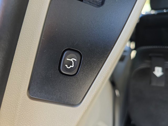 Used 2020 Dodge Grand Caravan SXT image 35