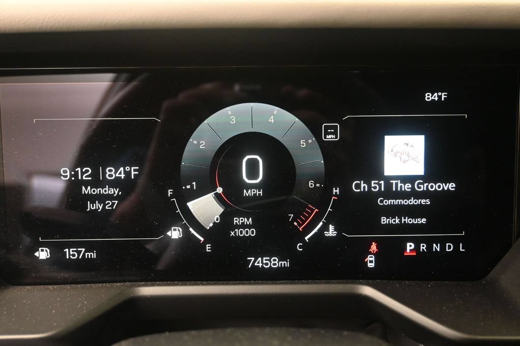 Used 2025 GMC Acadia Elevation w/ Elevation Premium Package FWD image 13