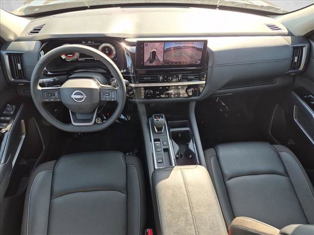 Used 2026 Nissan Pathfinder SL FWD image 17